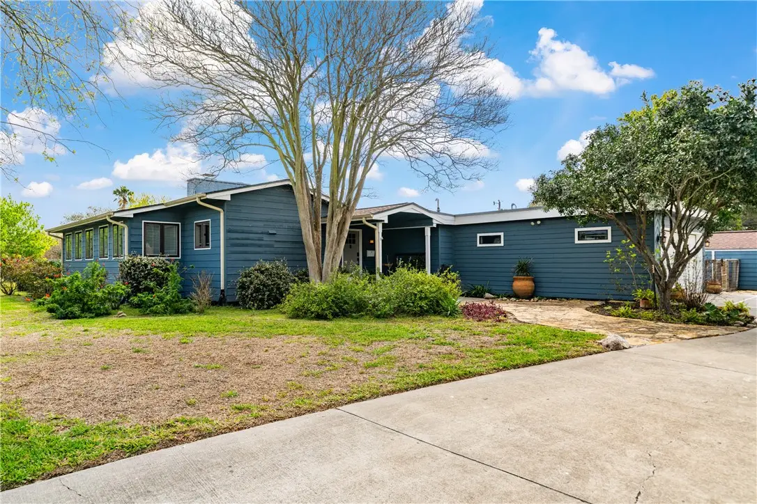 301 Country Club Drive, Corpus Christi, TX 78412 - #1