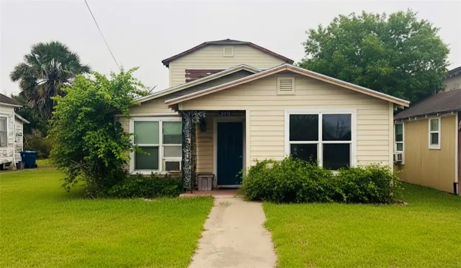 319 W Main Street, Bishop, TX 78343 - #2