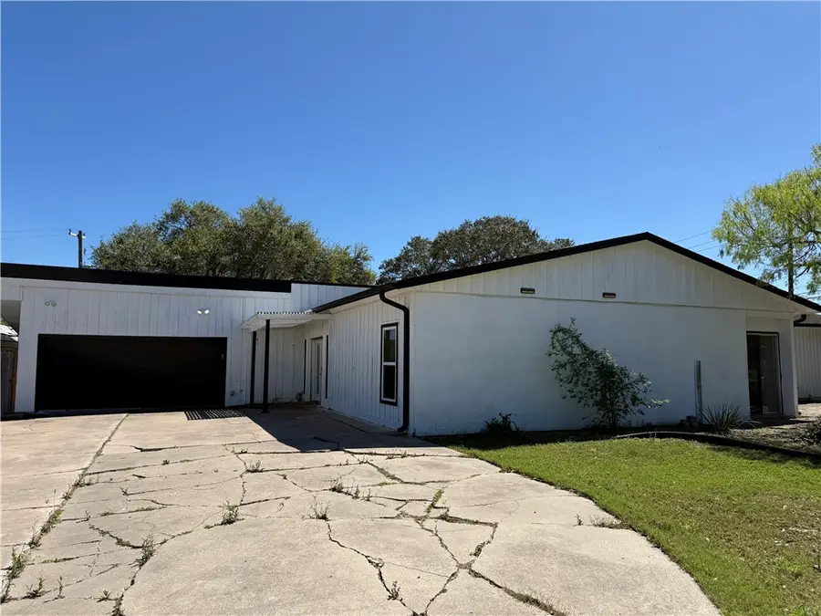 241 Chenoweth Drive, Corpus Christi, TX 78404 - #3