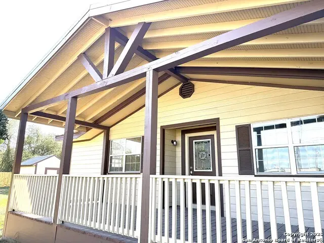 305 W Youst Street, Beeville, TX 78102 - #3