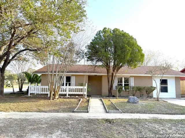 1212 Fairview Drive, Beeville, TX 78102 - #1