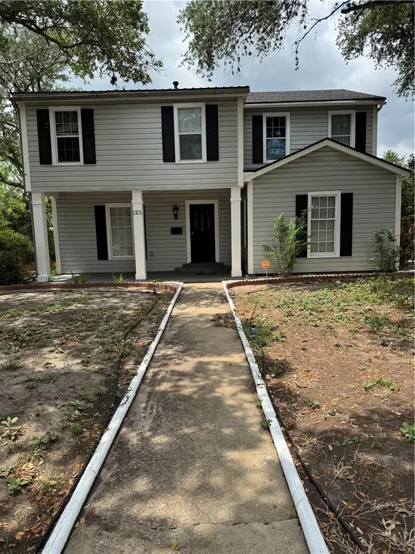 1101 N Adams Street E, Beeville, TX 78102