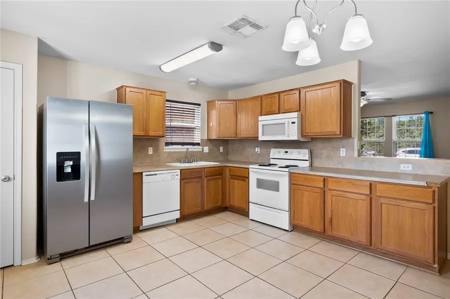 1522 W Nelson Avenue, Aransas Pass, TX 78336 - #3