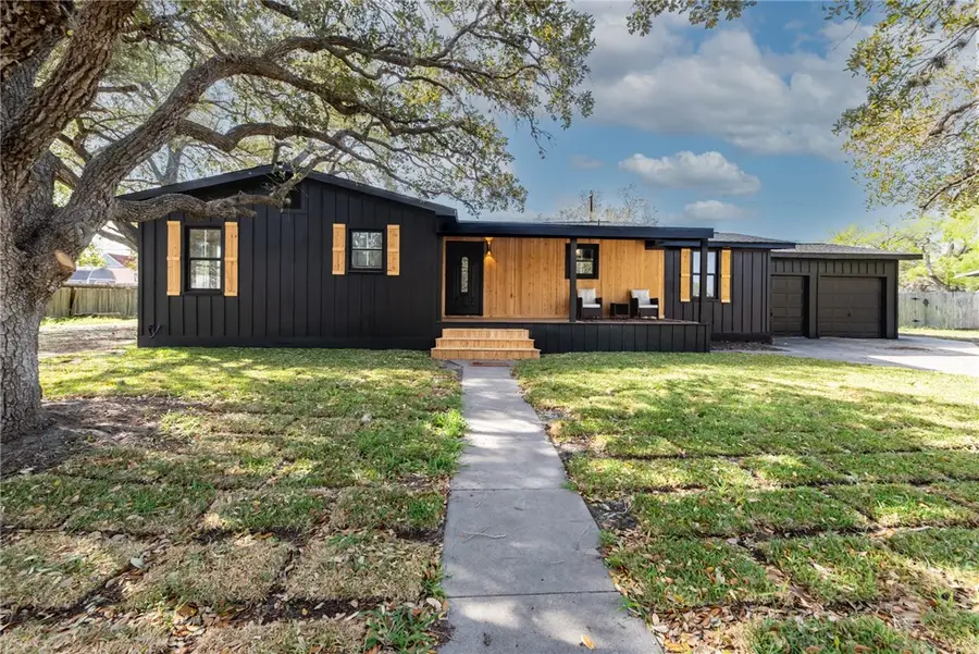 1012 E Main, Sinton, TX 78387 - #2