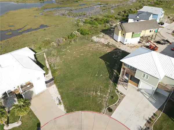 360 Paradise Pointe Drive, Port Aransas, TX 78373