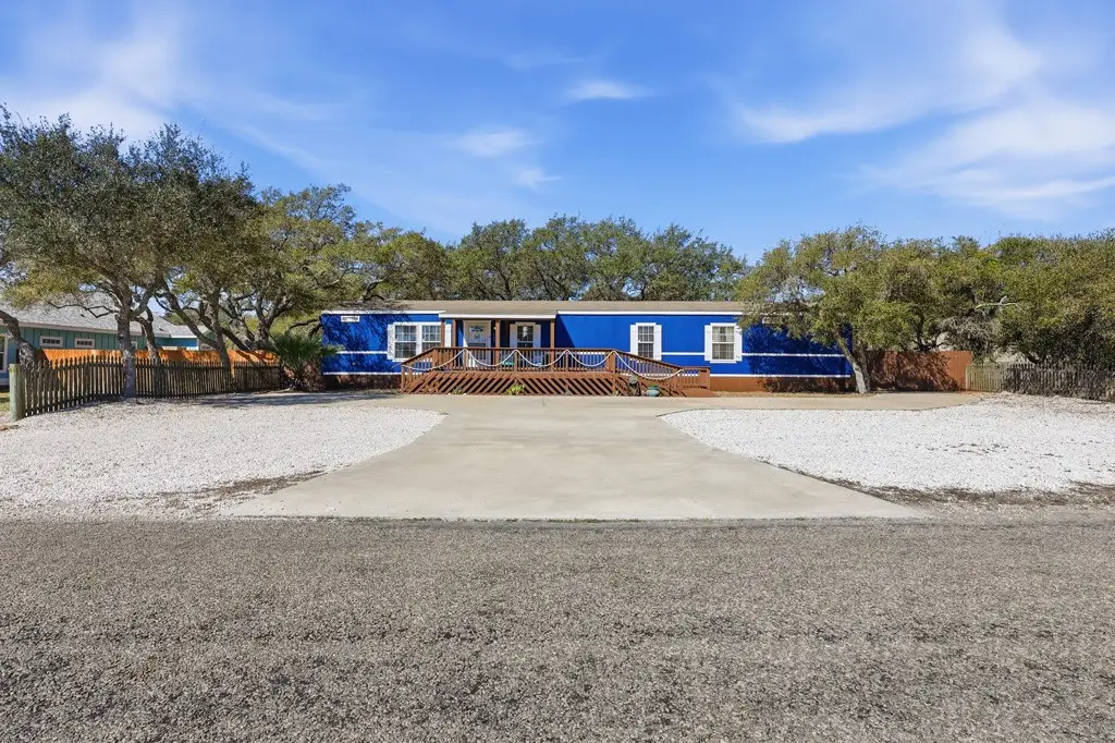 543 Hickory Avenue, Rockport, TX 78382 - #1