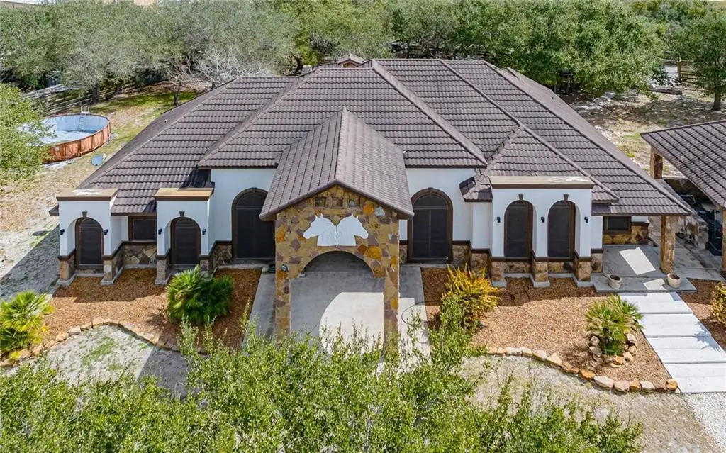 5 W Pond, Rockport, TX 78382 - #1