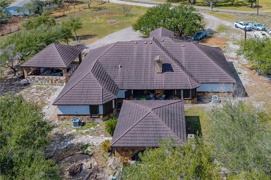 5 W Pond, Rockport, TX 78382 - #3