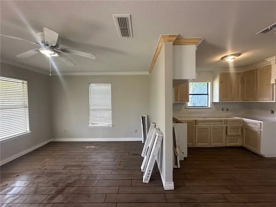 721 Elesa Street, Corpus Christi, TX 78405 - #3