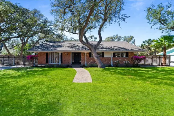 1905 Shores Lane, Rockport, TX 78382