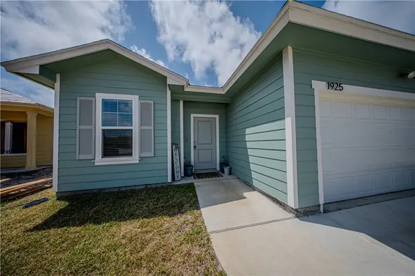 1925 Lighthouse Lakes, Aransas Pass, TX 78336