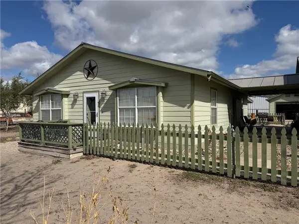 104 Jonathan Street, Three Rivers, TX 78071