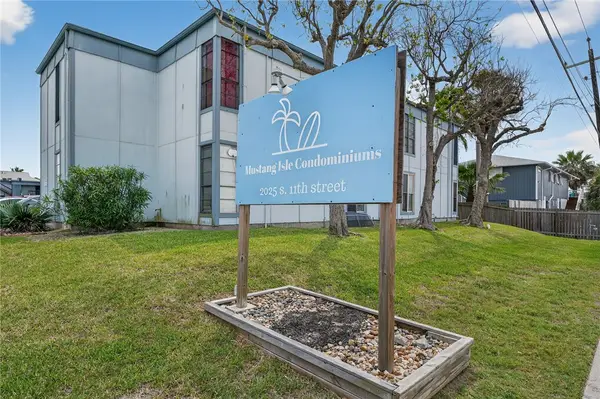 2025 S 11th St, Mustang Isle #2, Port Aransas, TX 78373