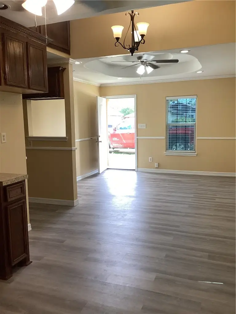 201 E 9th Street, Alice, TX 78332 - #2