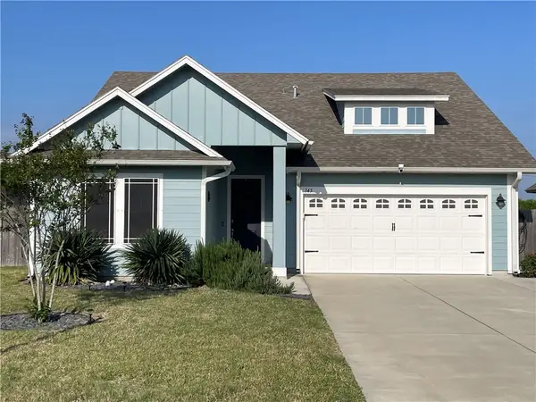 145 Highwood Drive, Rockport, TX 78382