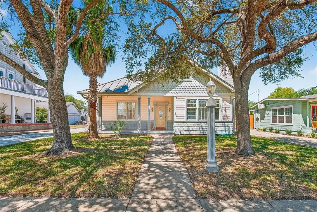 328 Del Mar Boulevard, Corpus Christi, TX 78404 - #1