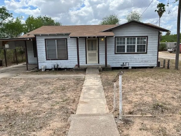 303 E Texas Street, Hebbronville, TX 78361