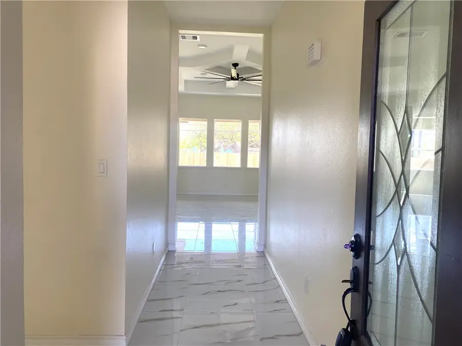 142 S 11 Street, Aransas Pass, TX 78336 - #2