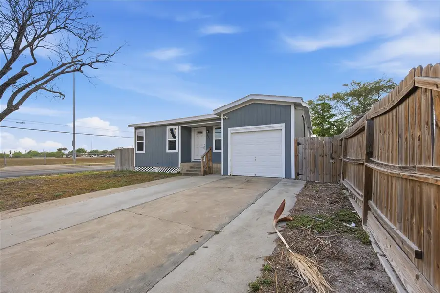 4845 Johnston Drive, Corpus Christi, TX 78415 - #3