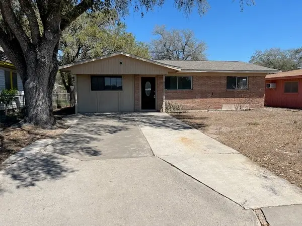820 W Adams Street, Falfurrias, TX 78355
