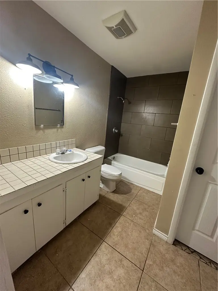 900 W Stamper Street, Beeville, TX 78102 - #2