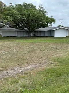 175 Fm 136, Woodsboro, TX 78393