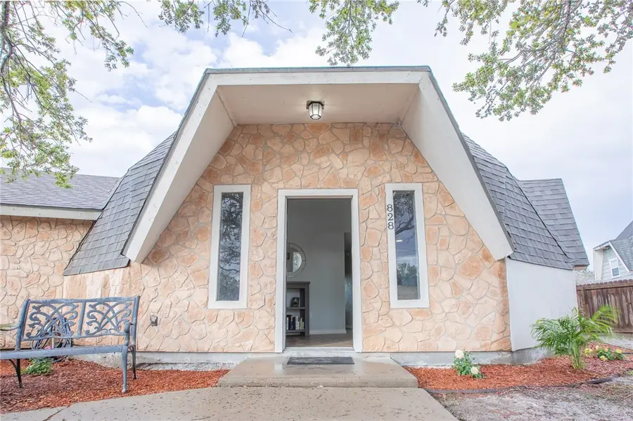 828 Stacie Street, Kingsville, TX 78363 - #2