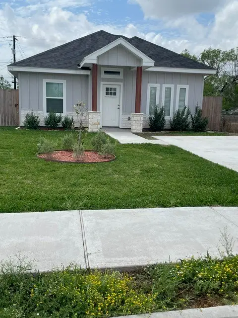 509 W Ragland Avenue, Kingsville, TX 78363