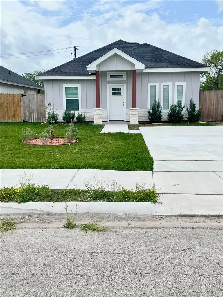 509 W Ragland Avenue, Kingsville, TX 78363 - #2