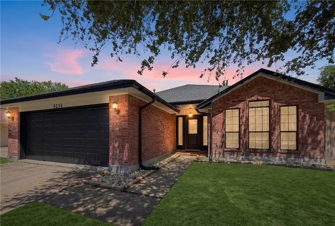 4214 Valley Circle, Corpus Christi, TX 78413 - #1