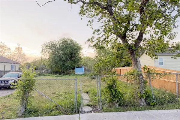 2814 Cleo Street, Corpus Christi, TX 78405