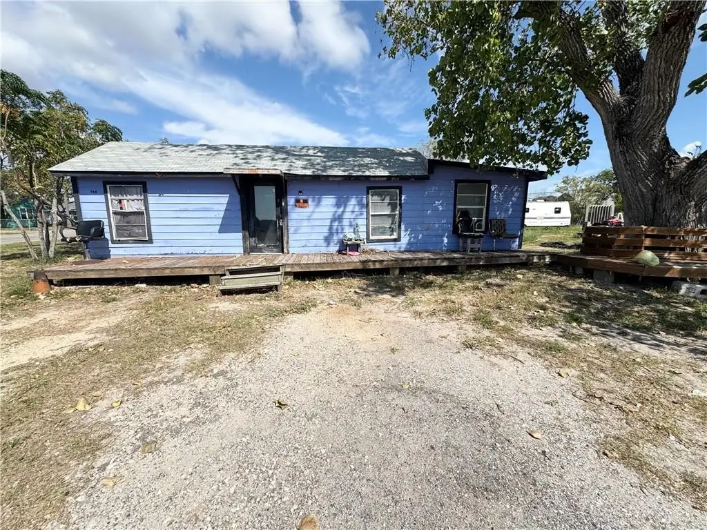 844 W Wilson Avenue, Aransas Pass, TX 78336 - #1