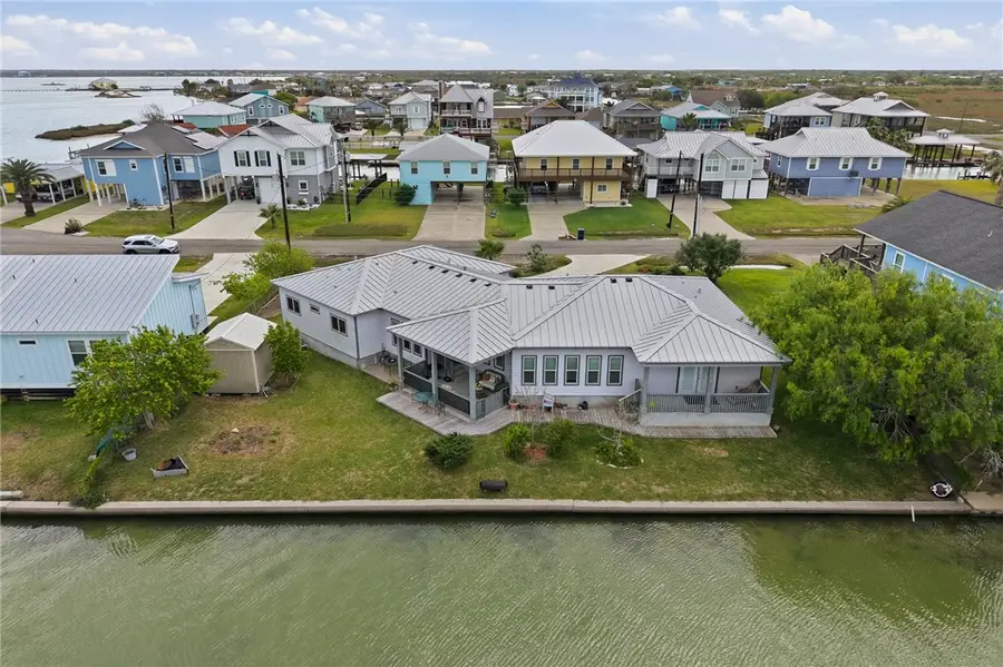 112 Ball Street, Rockport, TX 78382 - #2