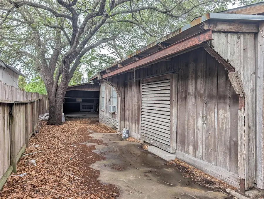 225 Glendale Drive, Corpus Christi, TX 78404 - #2