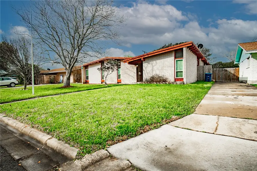 123 E Janin, Portland, TX 78374 - #2