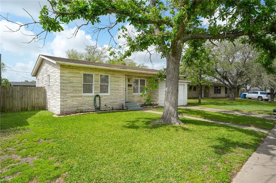 804 Edwards Street, Sinton, TX 78387 - #2