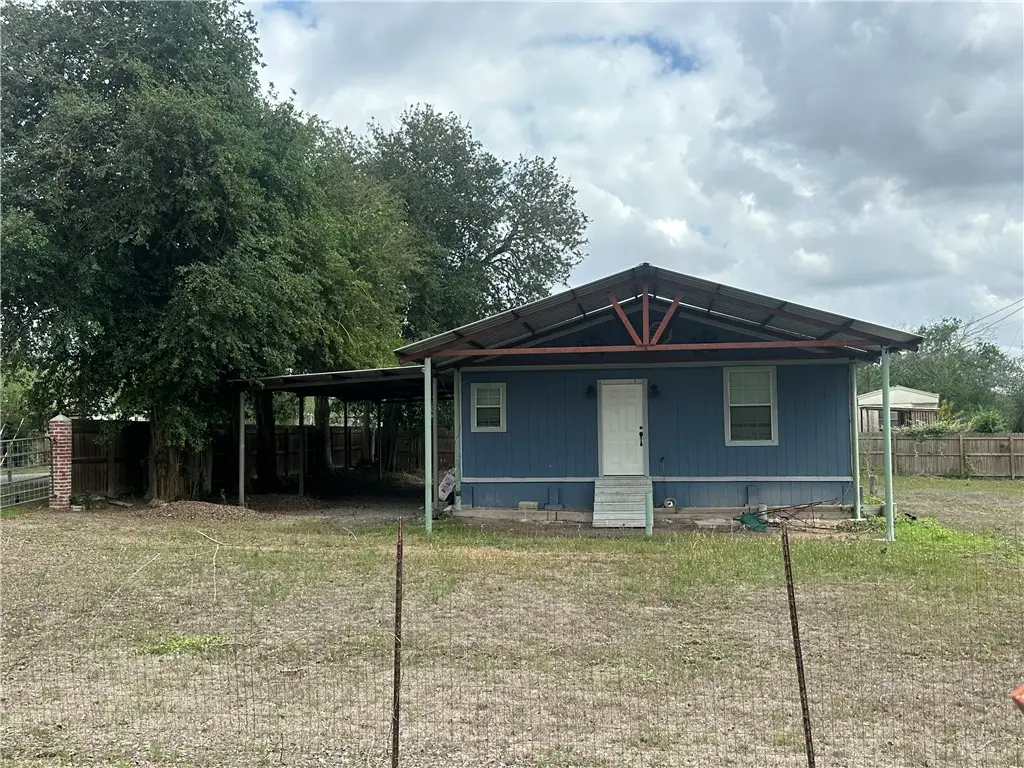 2405 Cox Street, Beeville, TX 78102 - #1