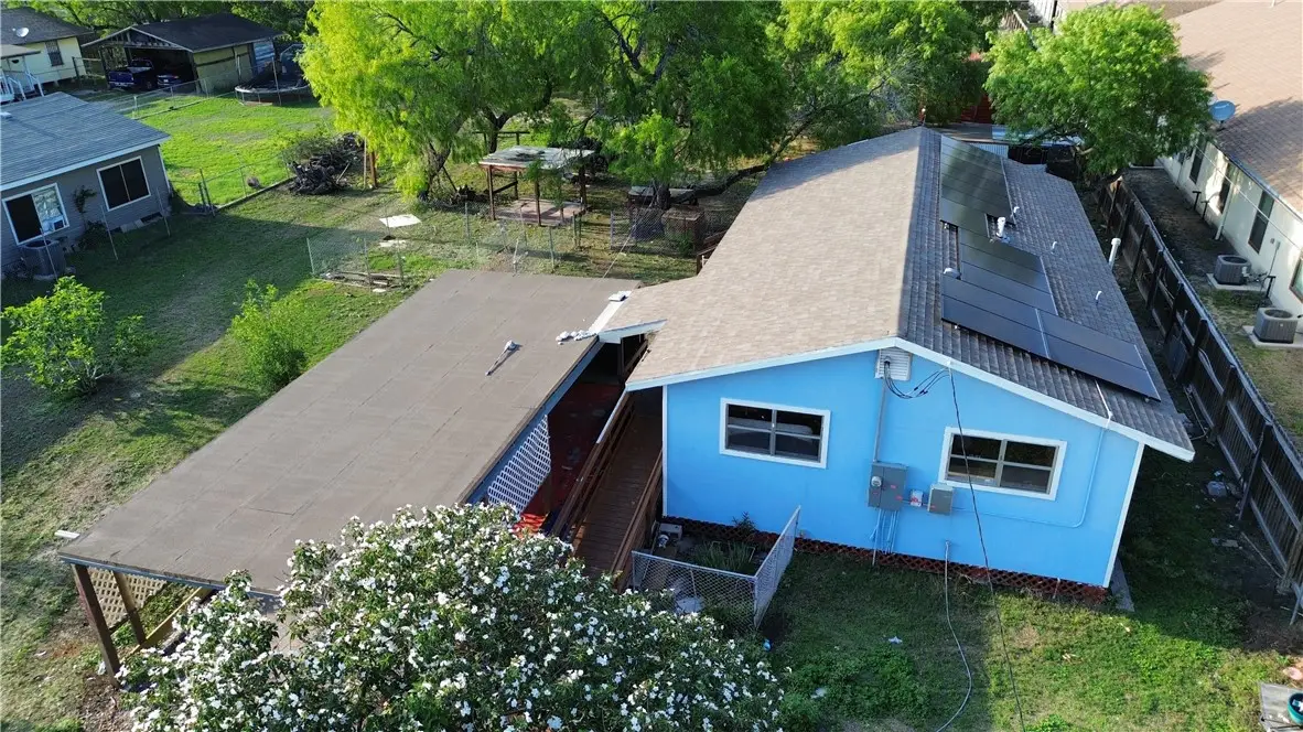227 1/2 W Corral Avenue, Kingsville, TX 78363 - #1