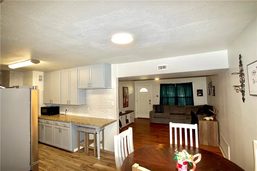 524 E Miller Avenue, Kingsville, TX 78363 - #3