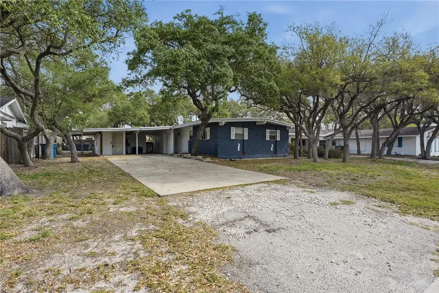 1904 Bay Avenue, Rockport, TX 78382 - #2