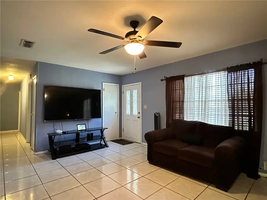 1002 Gillette Street, Kingsville, TX 78363 - #2