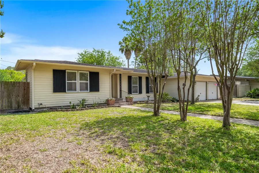 617 Grant Place, Corpus Christi, TX 78411 - #3