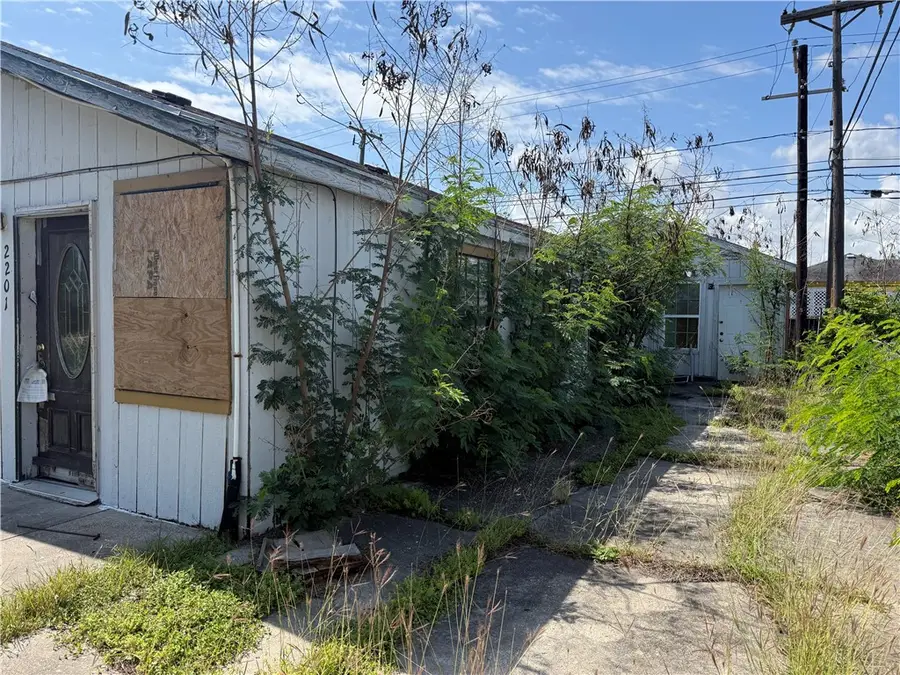 2201 Bolivar Street, Corpus Christi, TX 78416 - #3