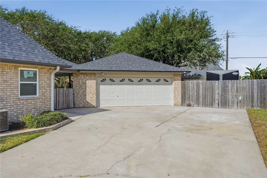 616 Colonial Drive, Portland, TX 78374 - #3