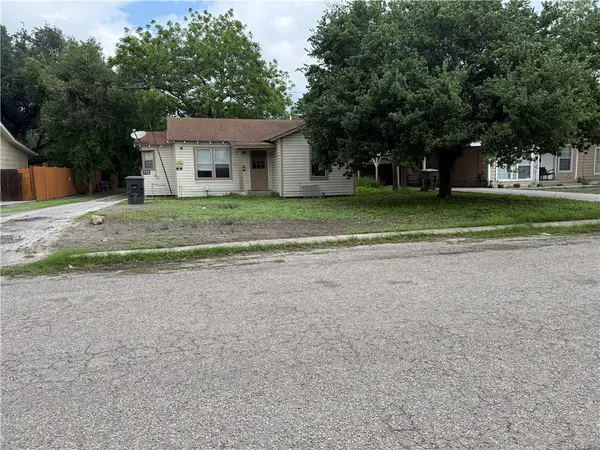 1131 E 5th Street, Alice, TX 78332