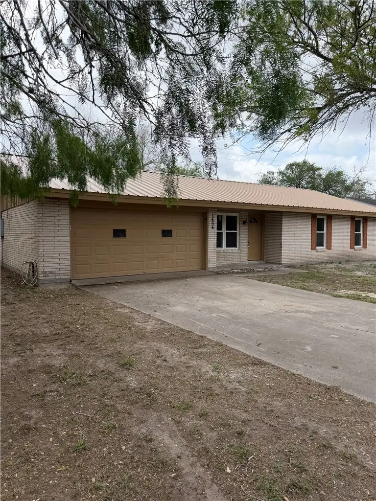 1404 Yellowstone Drive, Beeville, TX 78102 - #1