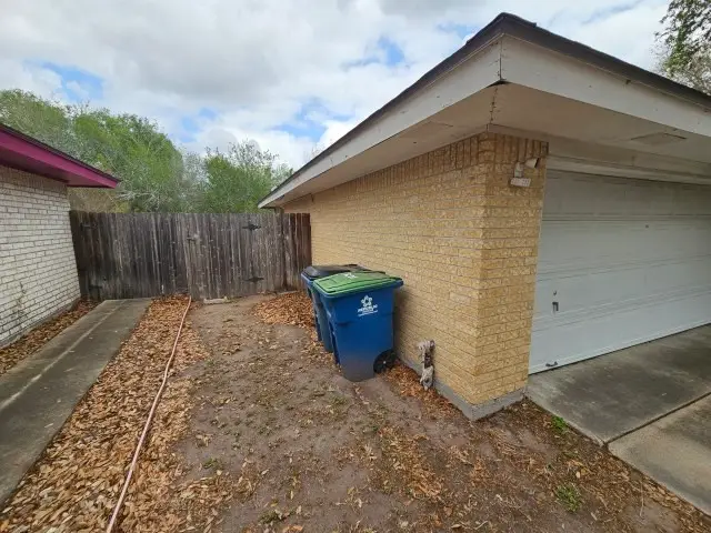 1413 Las Palmas, Beeville, TX 78102 - #3