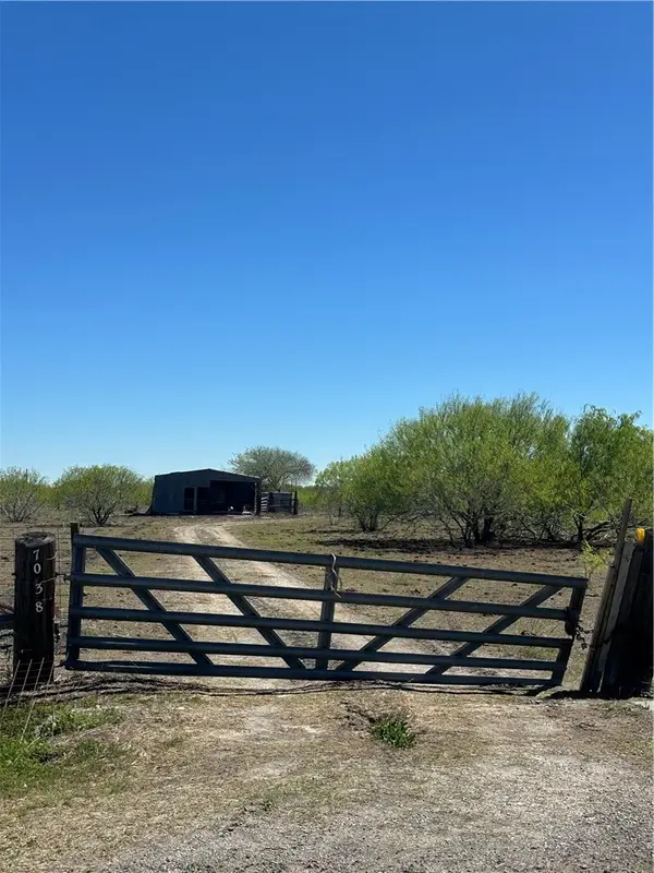 7038 County Road 2567, Sinton, TX 78387