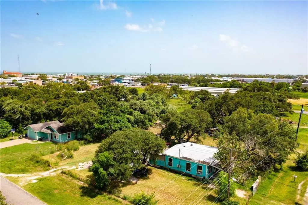 518 N Racine Street, Rockport, TX 78382 - #1