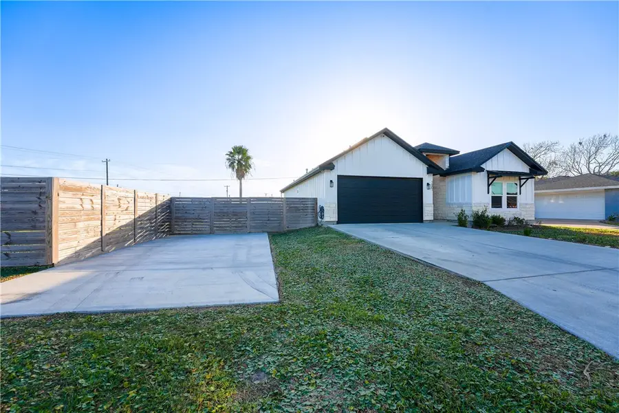 1501 Kenwood Drive, Aransas Pass, TX 78336 - #2